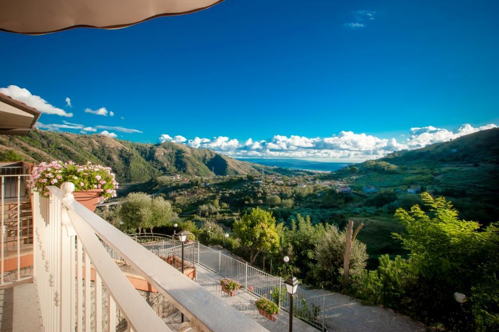 Agriturismo U' Casinu Da Scala カンポラ・サン・ジョバンニ エクステリア 写真